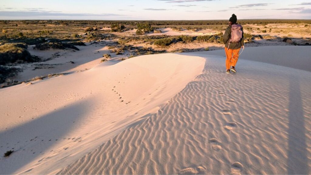 Mungo sand dunes walk